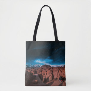 TOTE BAG VOITURE NOIRE PRÈS DES FORMATIONS DE ROCHE