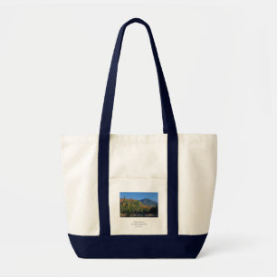 Tote Bag Whiteface Mountain sur Little Cherrypatch Pond