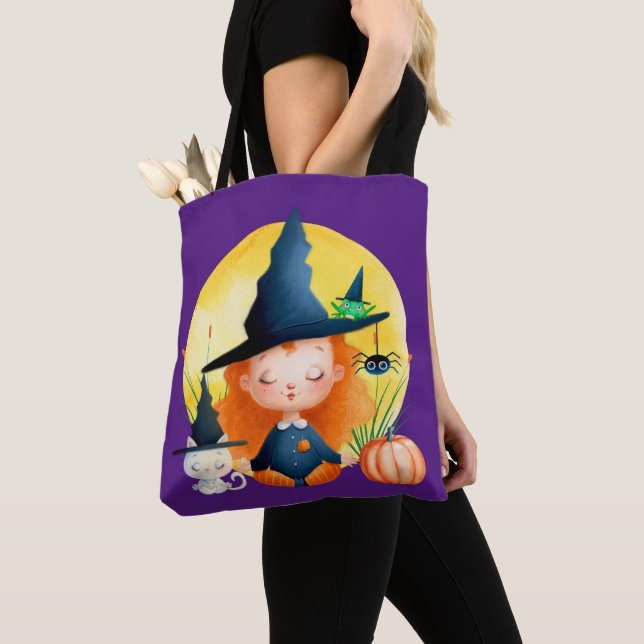 Tote Bag Yoga sorcière et chat aquarelle Halloween violet (De près)