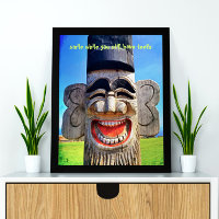 Totem Holz Gesicht Foto lächeln mit Zähne Zitat