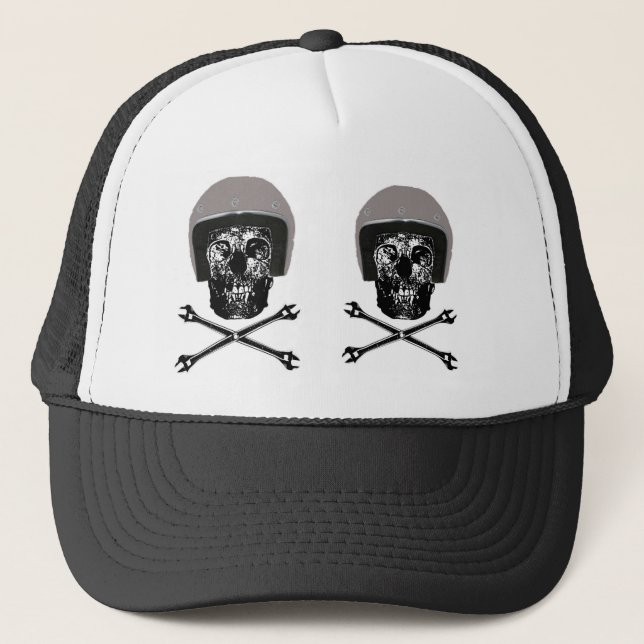 TOTENKOPF AUF MEINER MÜTZE (Vorderseite)