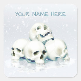 Totenköpfe im Schnee. Personalisiert Quadratischer Aufkleber
