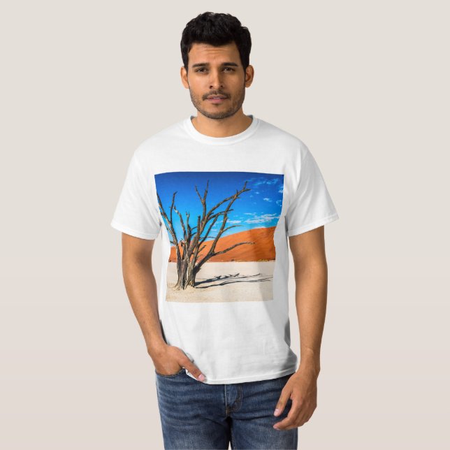Toter Baum in Deadvlei, Namibia T-Shirt (Vorne ganz)