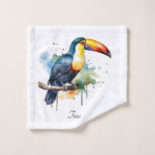 toucan coloré assis sur une branche