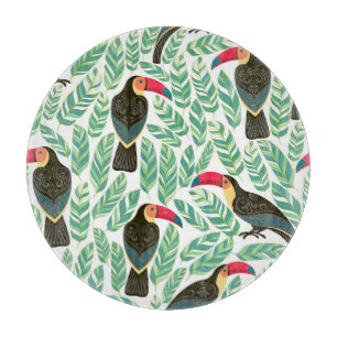 Toucans, tropische Blätter, dekorative Muster. Schneidebrett