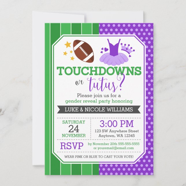 Touchdowns oder Tutus Lila Gender Reveal Party Einladung (Vorderseite)
