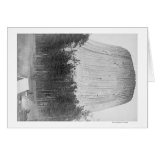 Tour du Diable avec 4 personnes au premier plan