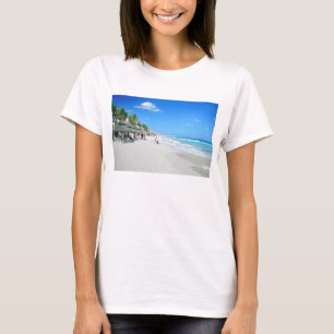 Touristen, die auf Cancun-Strand gehen T-Shirt