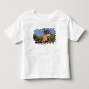 Touristen vor Fatehpur Sikri, in der Kleinkind T-shirt