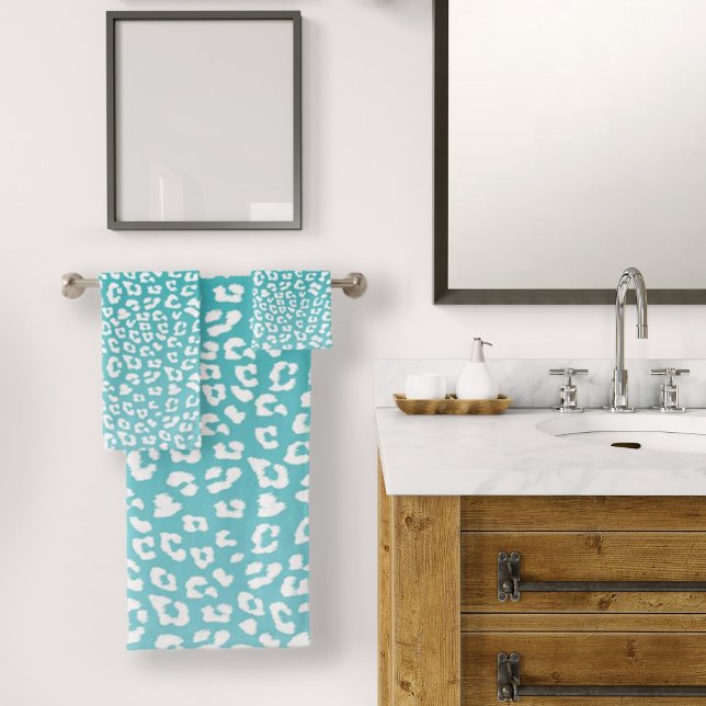 Tourquoise Leopard Patters (Turquoise Leopard Print Pattern Bath Towel Set by Looly Elzayat
)