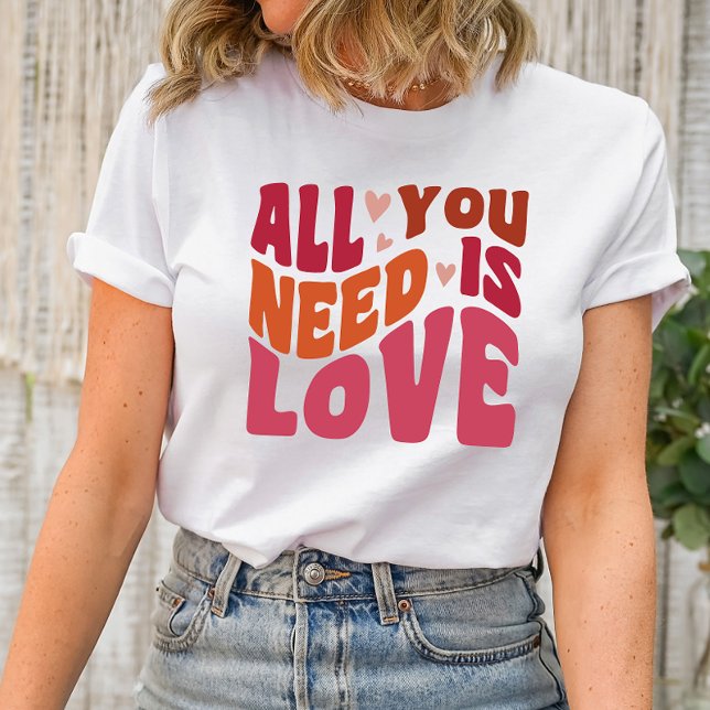 Tout Ce Dont Vous Avez Besoin, C'Est Un Tshirt Amo (Love, Valentine's Day, Romance, Heart, Cupid, Sweetheart, Kisses, Hugs, Be Mine, Valentine's Apparel)
