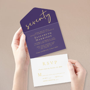 Tout En Un Invitation Chic Script Purple 70e fête d'anniversaire