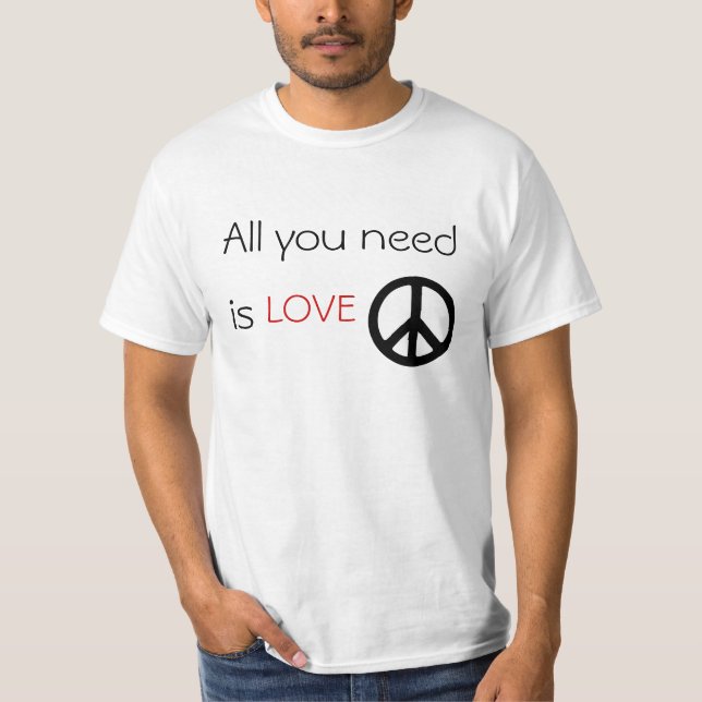 Tout que vous avez besoin est T-shirt d'amour (Devant)
