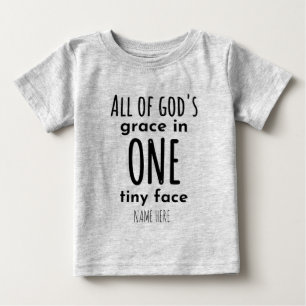 Toute la grâce de Dieu dans un minuscule T-shirt b