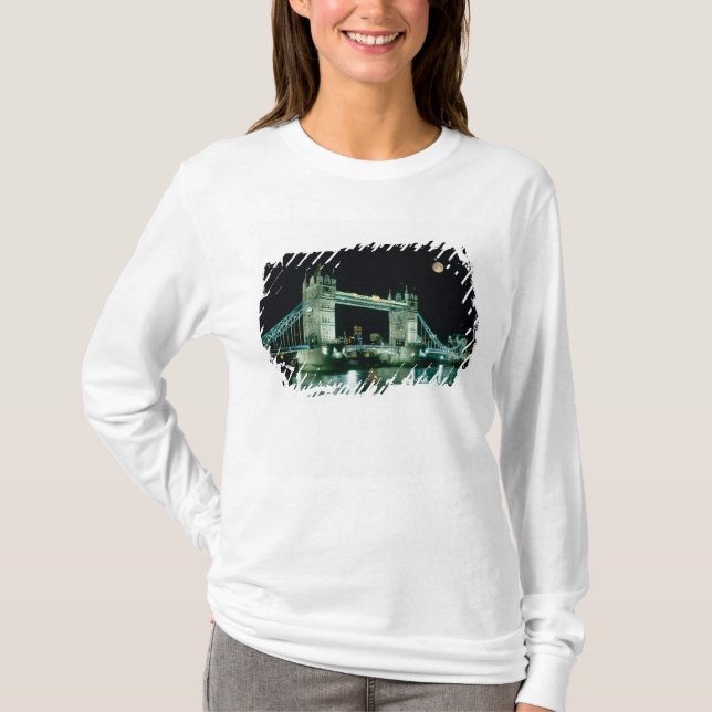 Tower Bridge at Night, London, England T-Shirt (Vorderseite)