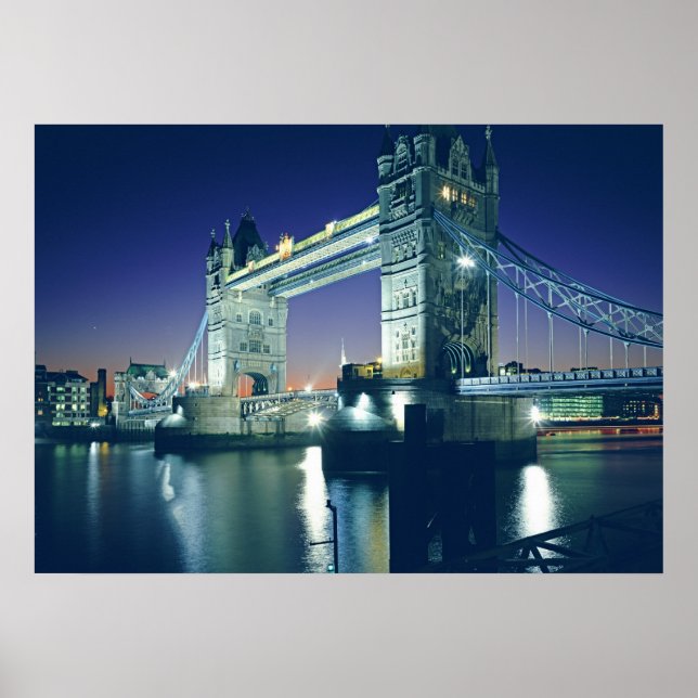 Tower Bridge in Dusk Poster (Vorne)