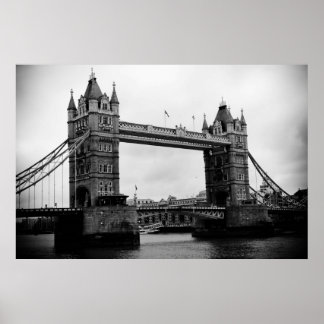 Tower Bridge, London, Großbritannien, Schwarzweißd Poster