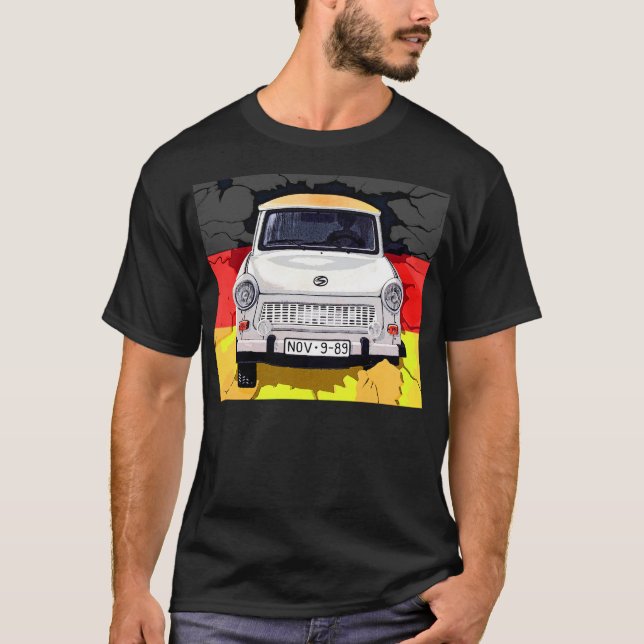 Trabant-Auto und deutsche Flagge, Berliner Mauer T-Shirt (Vorderseite)