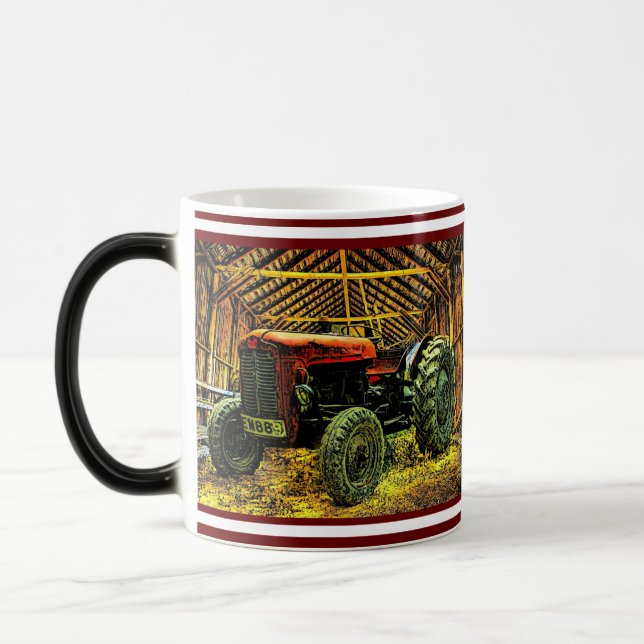 Tracteur rouge antique Grange rustique Café Mug (Gauche)