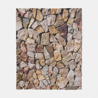 Traditionell zerbrochene Stone Pile Walls Fleecedecke