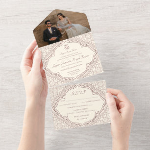 Traditionelle Beige Mehndi Indian Hindu Wedding All In One Einladung
