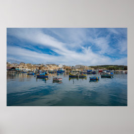 Traditionelle bunte Fischerboote im Hafen Poster