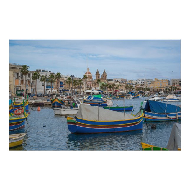 Traditionelle bunte Fischerboote in Malta Fotodruck (Vorne)