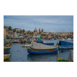 Traditionelle bunte Fischerboote in Malta Poster