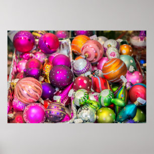 Traditionelle Glasverzierungen am Weihnachtsmarkt Poster