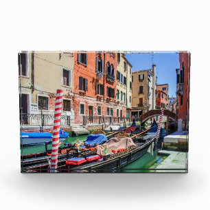 Traditionelle Gondel in Venedig Fotoblock