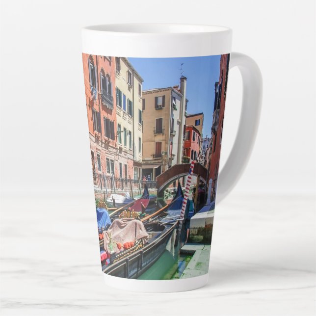 Traditionelle Gondel in Venedig Milchtasse (Rechte Ecke)