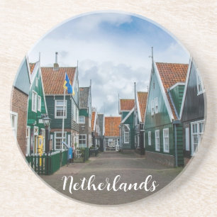 Traditionelle Holzhäuser in Marken Getränkeuntersetzer