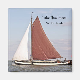 Traditionelle Segelbootfahrt auf dem Ijsselmeer Magnet