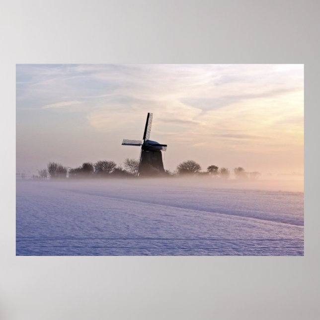 Traditionelle Windmühle im Winter in den Niederlan Poster (Vorne)