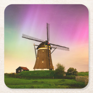 Traditionelle Windmühle unter dem Nordlicht Rechteckiger Pappuntersetzer
