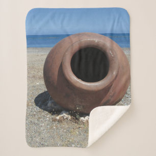 Traditioneller griechischer Terracotta Pot am Stra Sherpadecke