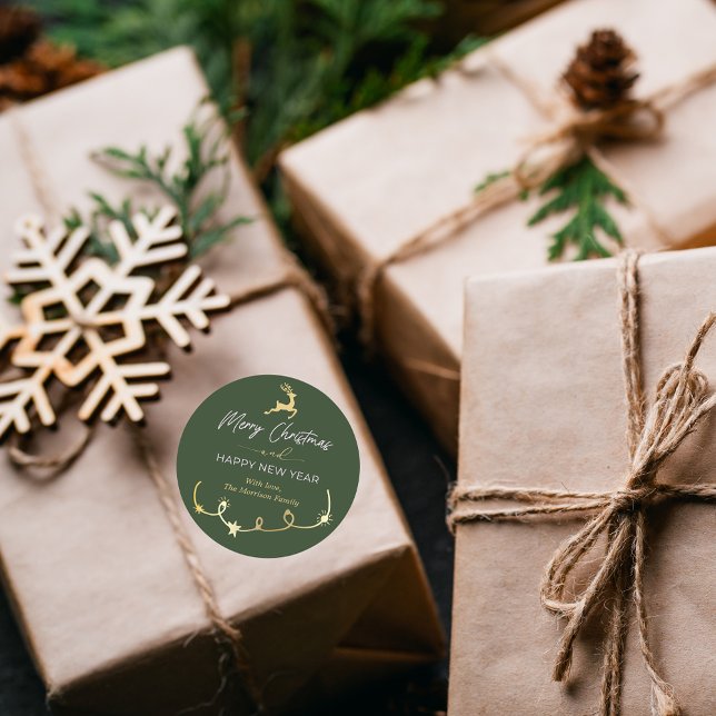 Traditioneller grüner froher Weihnachtsurlaub Runder Aufkleber (Traditional Green Merry Christmas Holiday Classic Round Sticker)