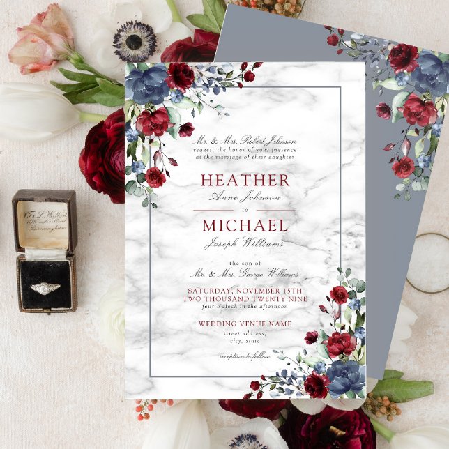 Traditionelles Dusty Blue Burgundy Floral Wedding  Einladung (Von Creator hochgeladen)