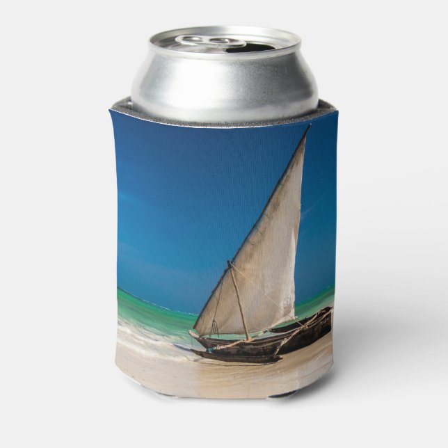 Traditionelles Fischerboot am Strand Dosenkühler (Kanne Rückseite)