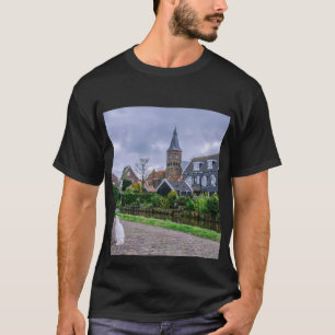 Traditionelles Fischerdorf Marken in den Niederlan T-Shirt