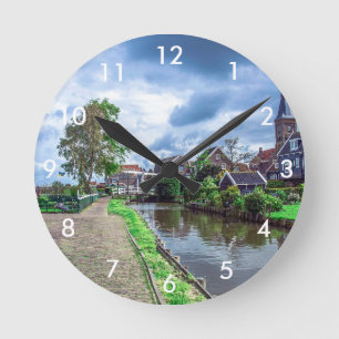 Traditionelles Fischerdorf Marken, Niederlande Runde Wanduhr