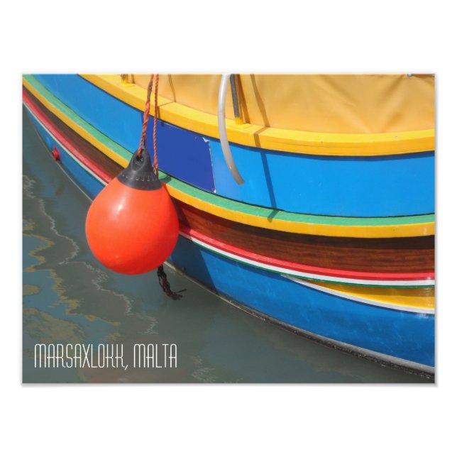 Traditionelles gestreiftes Fischerboot Marsaxlokk  Fotodruck (Vorne)