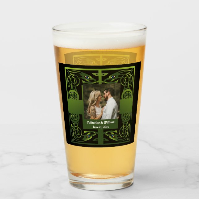 Traditionelles Green Irish Celtic Design Glas (Vorne (Gefüllt))