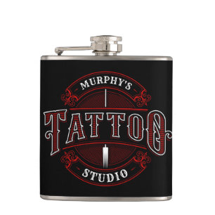Traditionelles Tattoo-Studio im Stil ADD NAME Flachmann