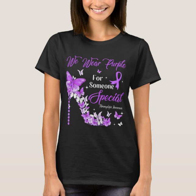 Tragen Lila Schmetterlinge Fibromyalgie Bewusstsei T-Shirt (Vorderseite)