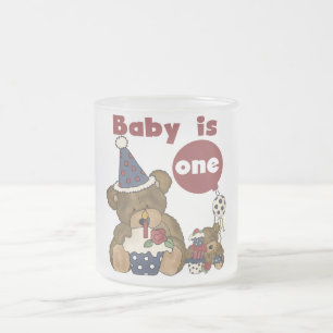 Tragen Sie 1. Bortjdau blaue T-Shirts und Mattglastasse