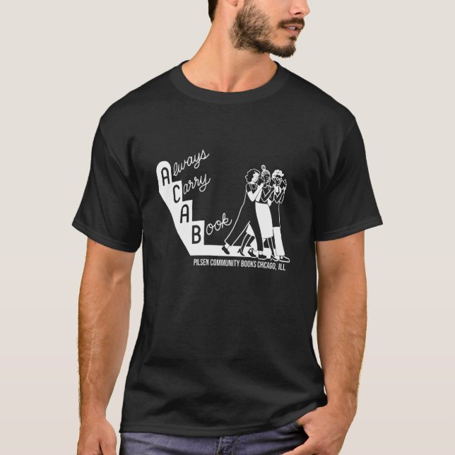 Tragen Sie immer ein Buch Pilsen Community Books C T-Shirt (Vorderseite)
