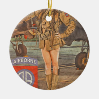Tragen Sie in dem 82. im Flugzeug ein Keramikornament
