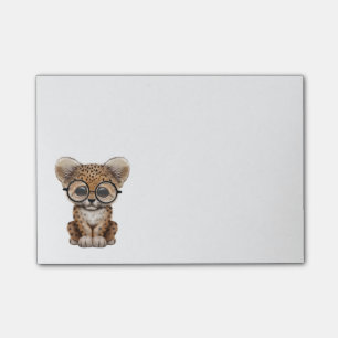 Tragende Gläser niedlicher Baby-Leopard-CUBs Post-it Klebezettel