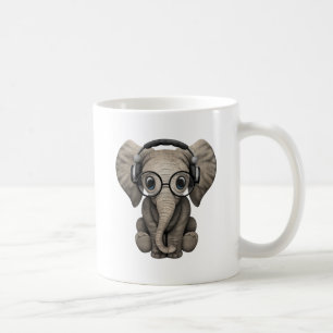 Tragende Kopfhörer niedlicher Baby-Elefant-DJ Kaffeetasse